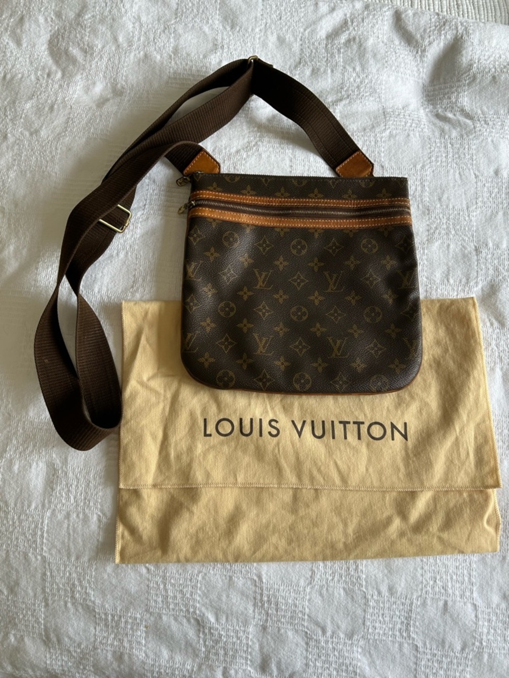 Louis Vuitton Bosphore Pochette Monogram Canvas - Picture 14 of 15